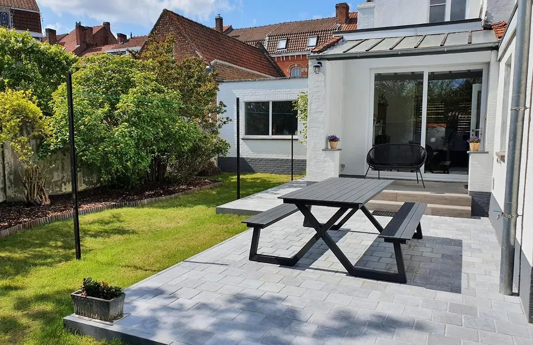 Trendy, authentieke woning met groot terras en tuin-1