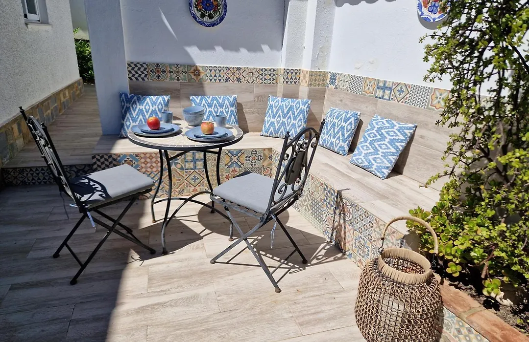 Casa Blue Vista - Villa & Guestroom-1