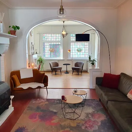 Trendy, authentieke woning met groot terras en tuin-2