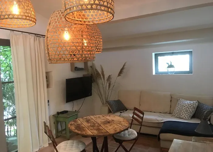 Private Villas in Lourmarin
