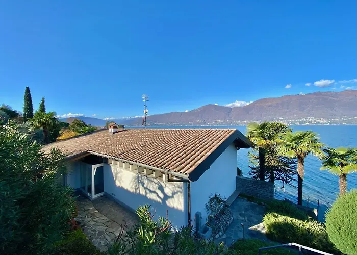 Private Villas in Porto Valtravaglia