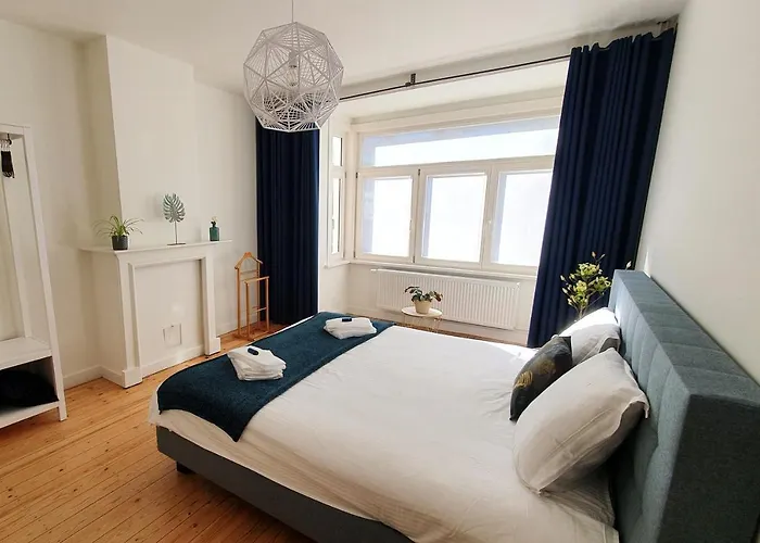 Privé Trendy, authentieke woning met groot terras en tuin Villa Brugge