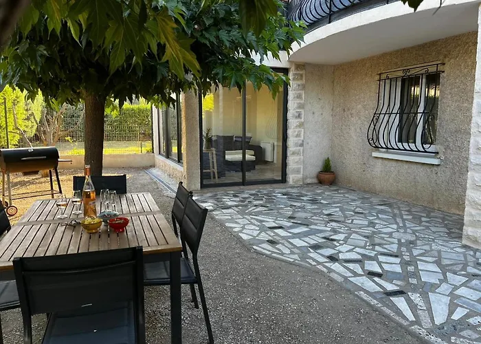Private Villas in Cavaillon