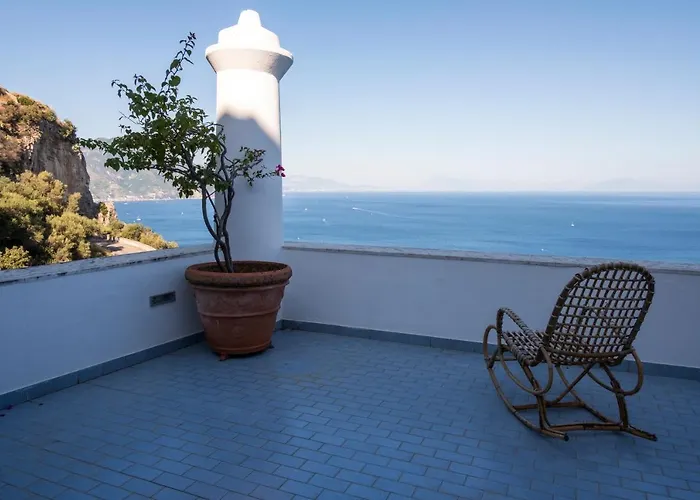 Private Villas in Conca dei Marini