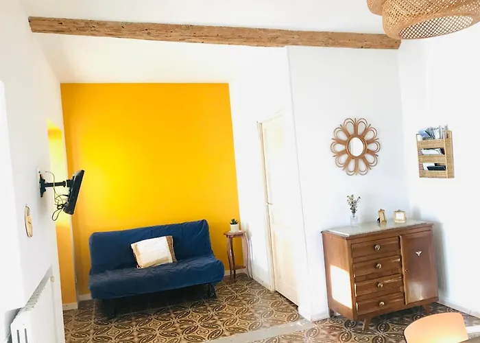 Private Villas in Autignac (Herault)