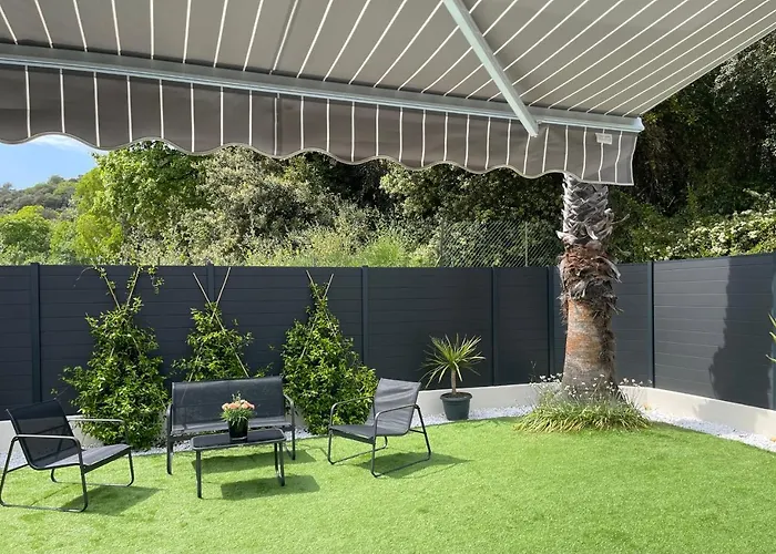 Private Villas in Villeneuve-Loubet