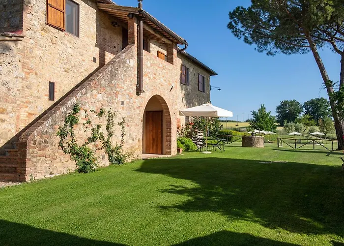 Private Villas in L'Ugolino