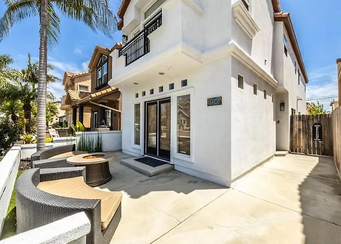 Private Villas in Huntington Beach
