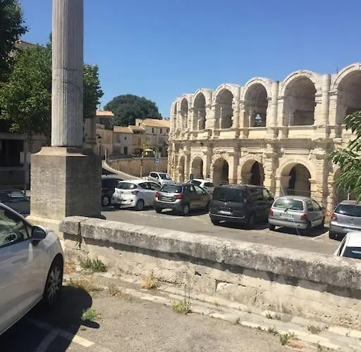 Private Villas in Arles
