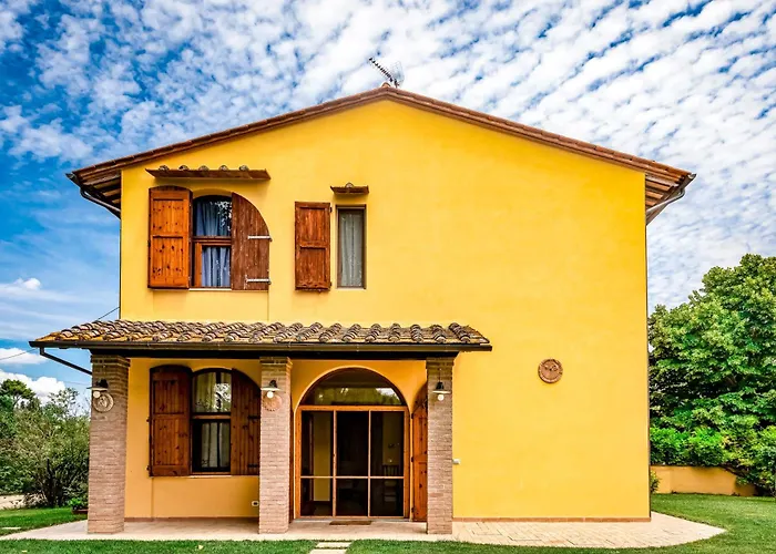 Private Villas in San Miniato