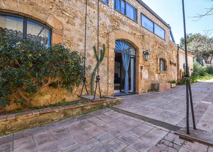 Private Villas in Trappeto (Sicily)