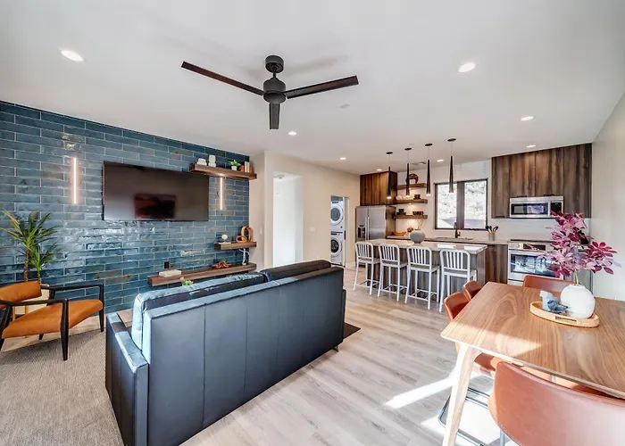 Private Villas in Springdale