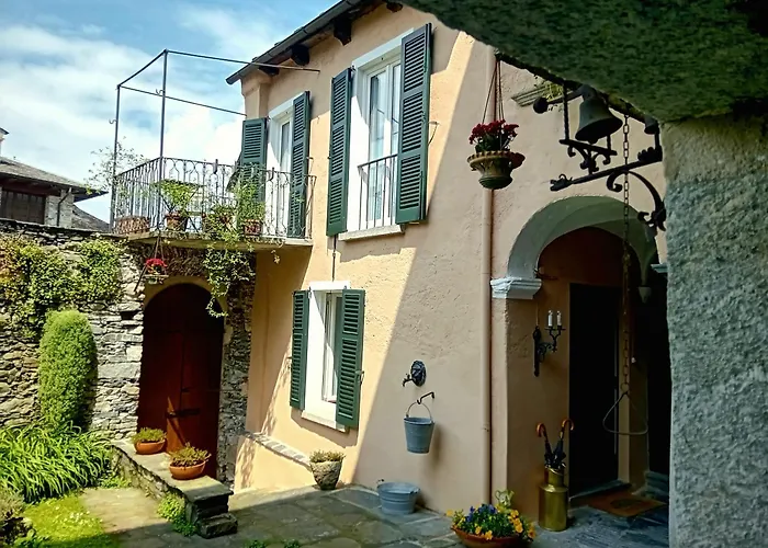 Ville private a Venegono Superiore
