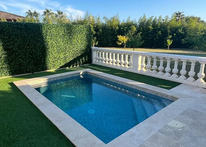 Private Villas in Antibes