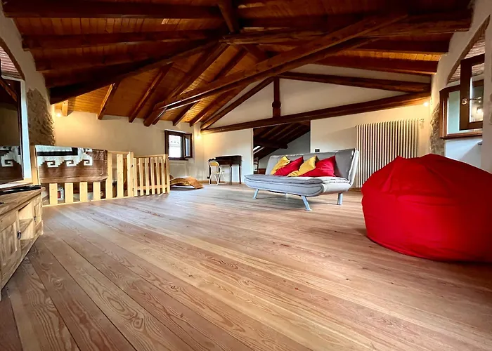 Private Villas in Mombaldone