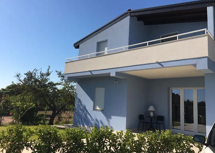 Private Villas in Santa Maria Del Focallo