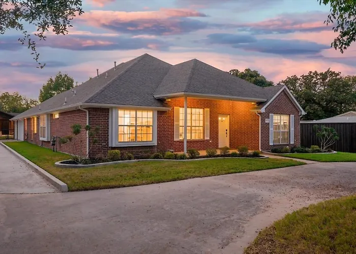 Private Villas in Irving