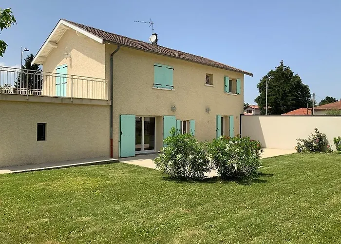 Private Villas in Genas