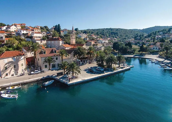 Private Villas in Splitska