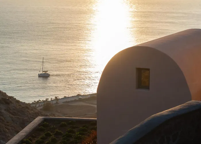 Private Villas in Akrotiri (Santorini)