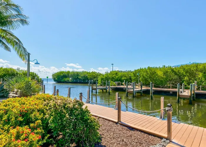 Private Villas in Key Largo