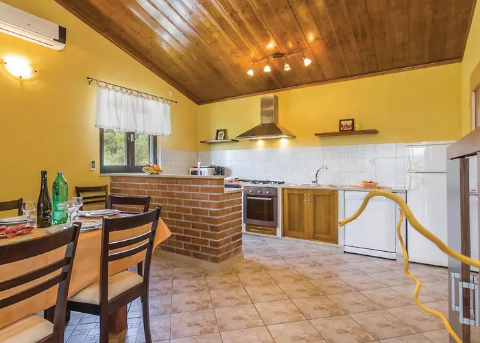 Private Villas in Karojba
