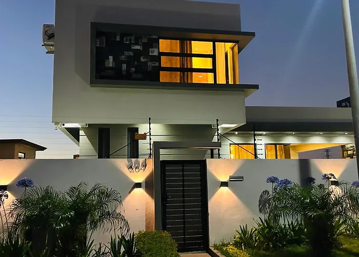 Private Villas in Henrietta