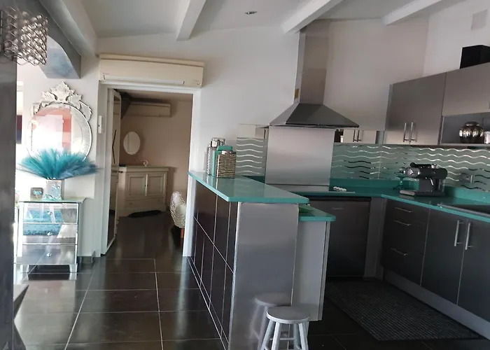 Private Villas in Bagnols-en-Foret