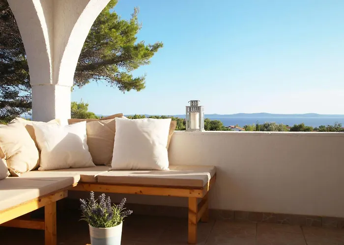 Private Villas in Vir