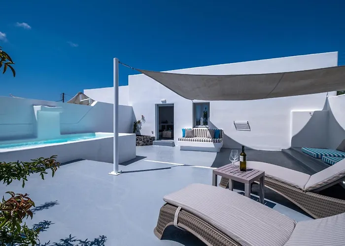 Private Villas in Megalochori (Santorini)