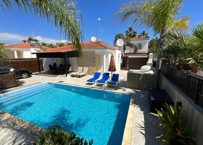 Villas privées à Ayía Nápa