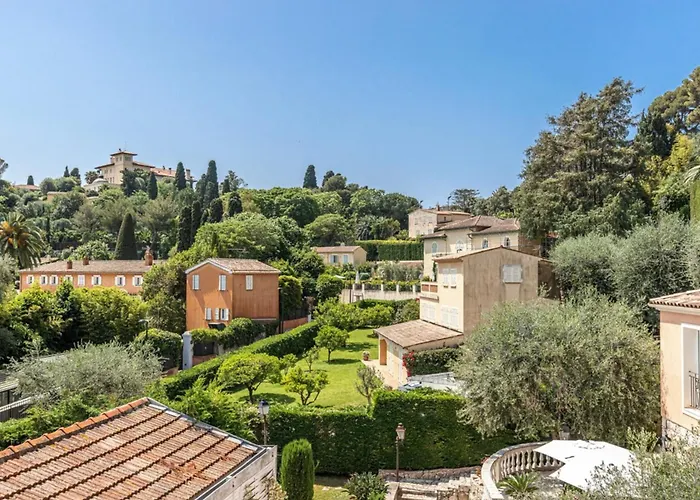 Private Villas in Saint-Jean-Cap-Ferrat