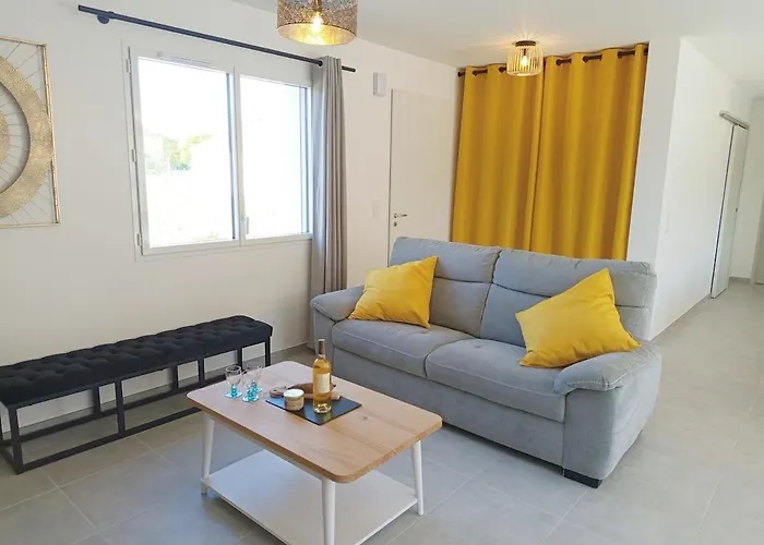 Private Villas in Pau