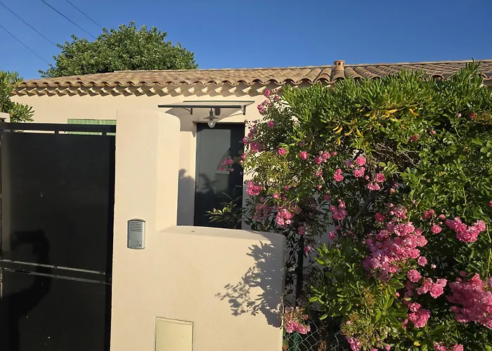 Private Villas in Lauris