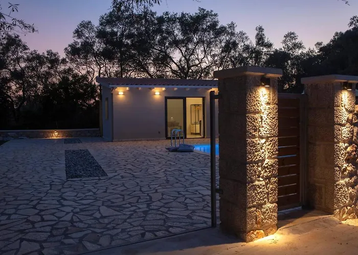 Private Villas in Sivota (Lefkada)