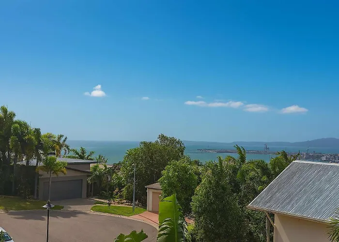 Private Villas in Townsville