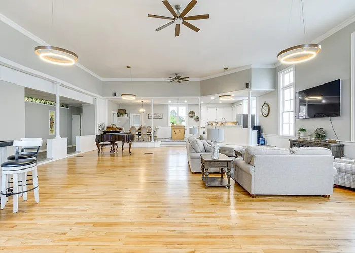 Private Villas in Alliance