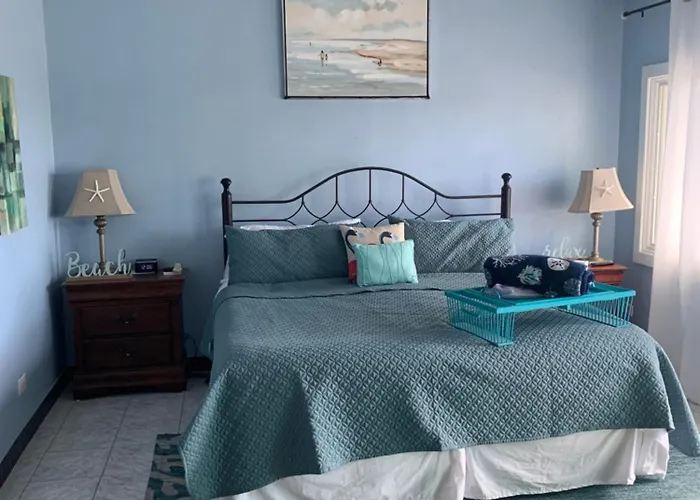 Private Villas in Frenchtown