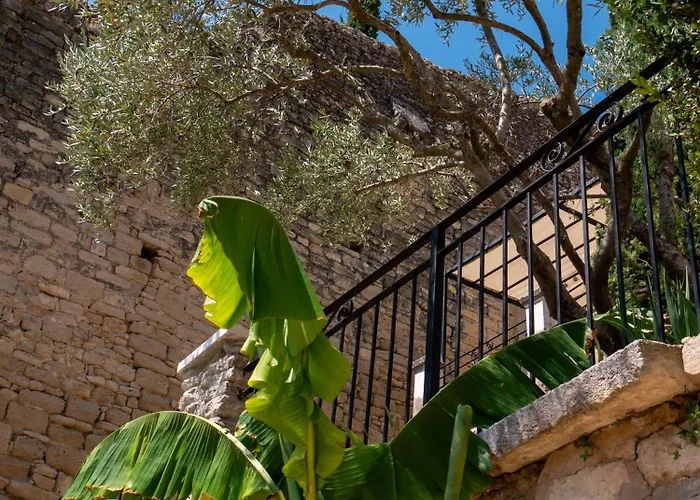 Private Villas in Bonnieux