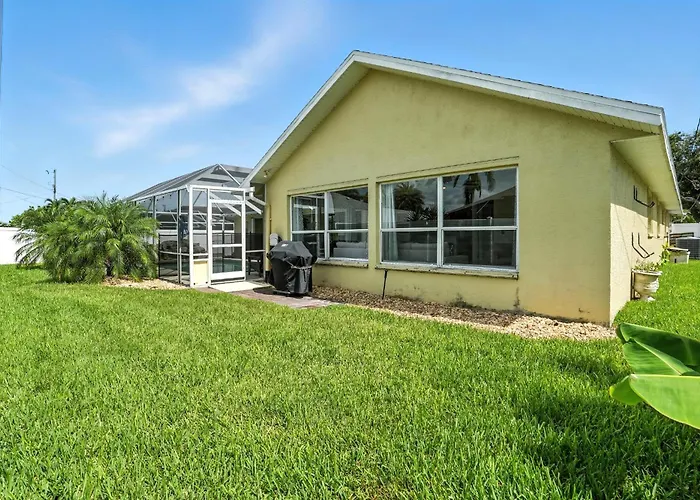 Private Villas in Cape Coral