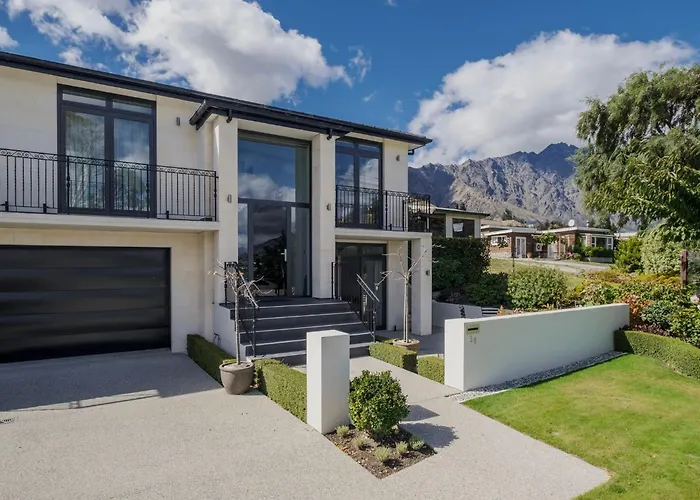Private Villas in Queenstown