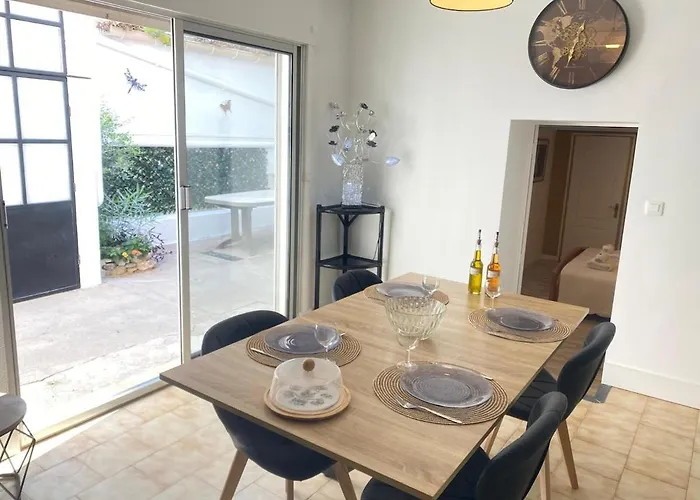 Private Villas in Sete