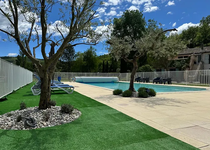 Private Villas in Reillanne