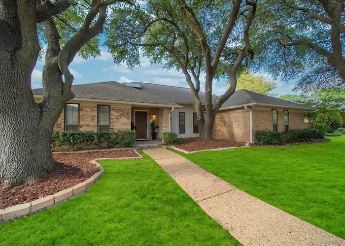 Private Villas in Plano