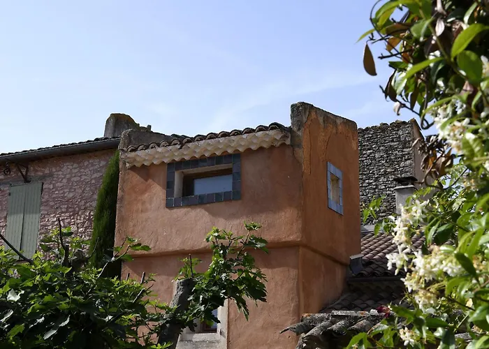 Private Villas in Roussillon (Vaucluse)
