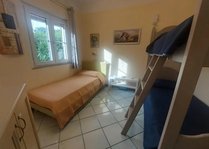 Private Villas in Isola Rossa (Sassari)
