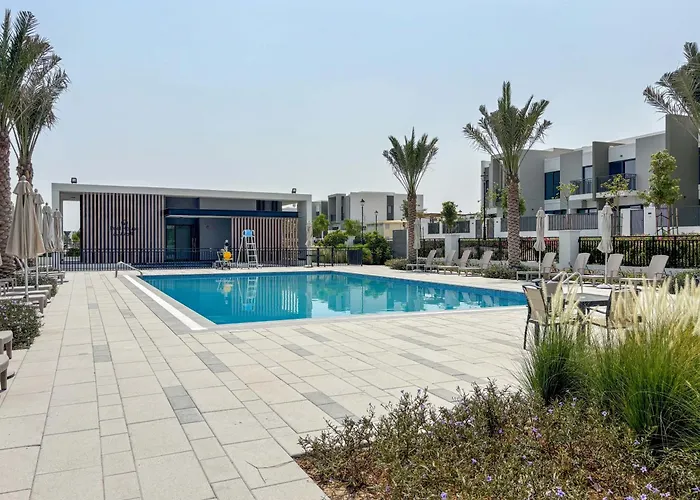 Private Frank Porter - La Rosa 6 Dubai