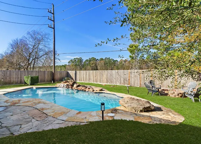 Private Villas in Humble