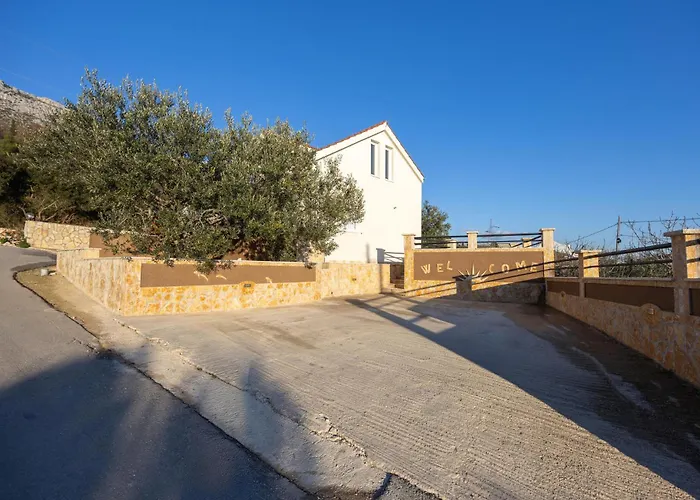 Private Villas in Kastel Sucurac