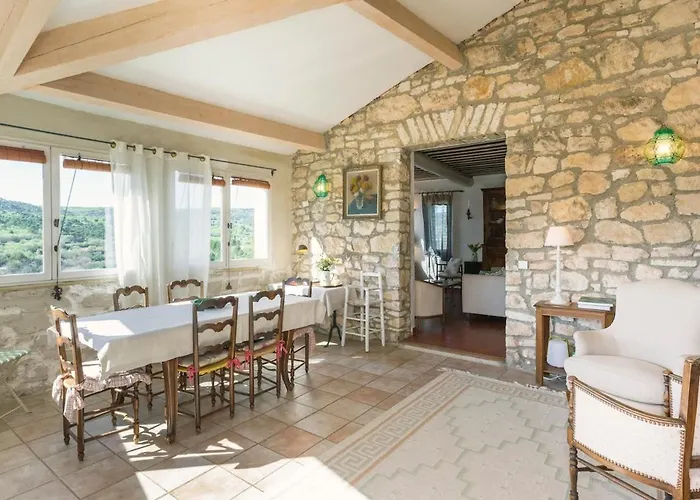 Private Villas in Murs (Vaucluse)